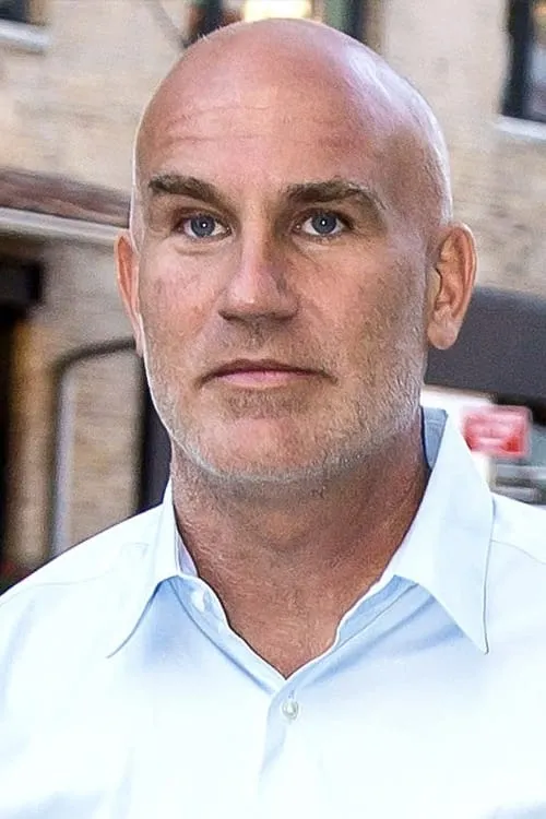 Mark Jacobson ha trabajado con Dennis Shields en 1 ocasiones