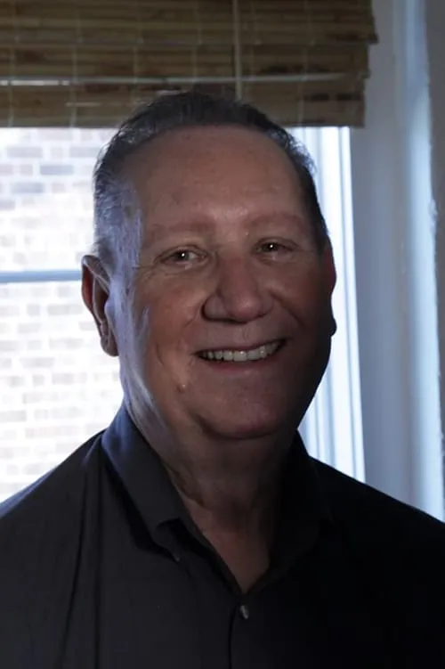 Denny Nolan interpretando a Henry Middleton