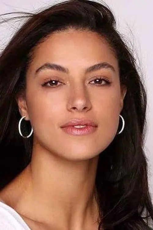 Desirée Popper interpretando a Silvia