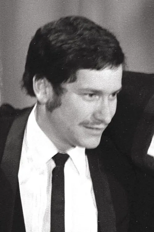 Detto Mariano interpretando a Athos