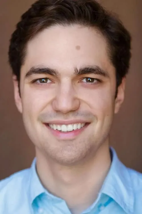 Jacob Wysocki ha trabajado con Devin Field en 3 ocasiones