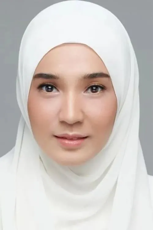 Dhini Aminarti interpretando a Lia