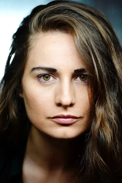 Diana Busuioc interpretando a Hasmik Orbelian