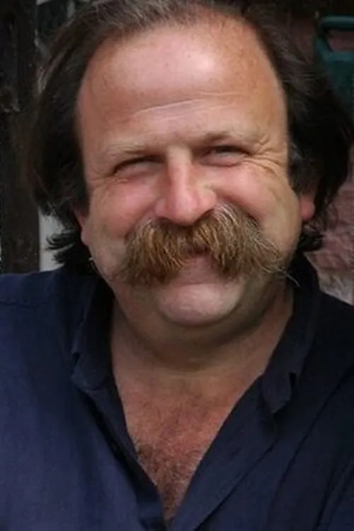 Dick Strawbridge — personaje: Self - Presenter