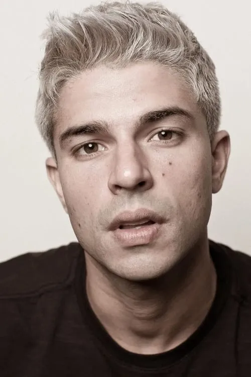 Tim Bernardes ha trabajado con Diego Montez en 1 ocasiones