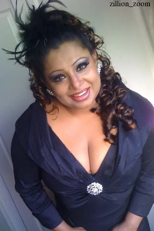 Dilani Abeywardana interpretando a Mangala