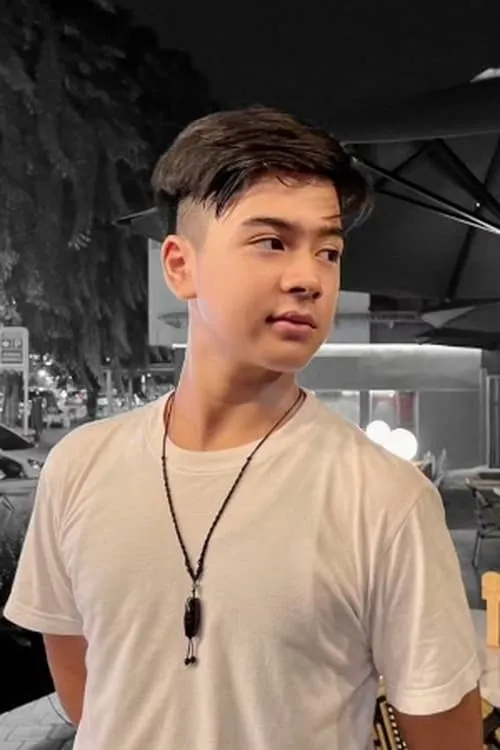 Dimas Putra Nurcahyo interpretando a Tito