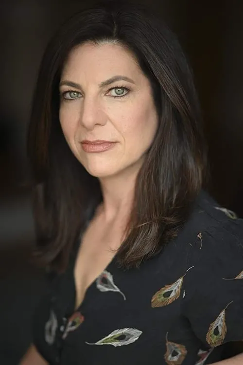 Dina Pearlman interpretando a Registrar