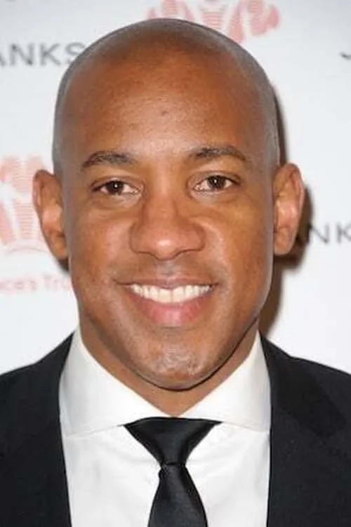 Dion Dublin — personaje: Self - Presenter