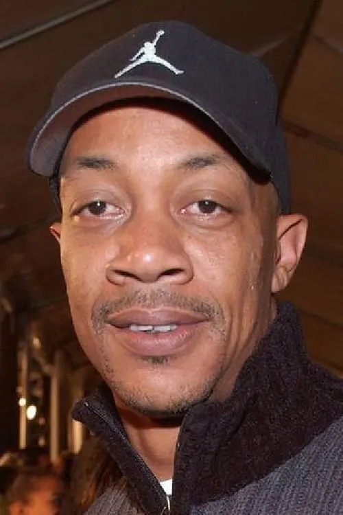 DJ Pooh interpretando a Self