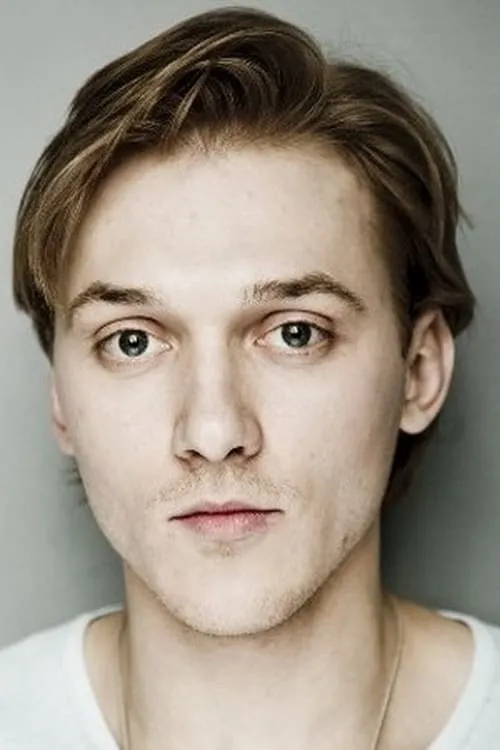 Dmitry Solomykin interpretando a Shapovalov