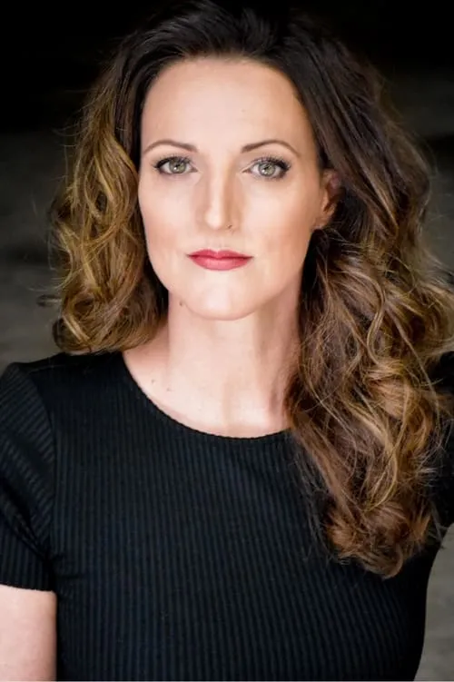 Dodie Brown interpretando a Ruby Mackey