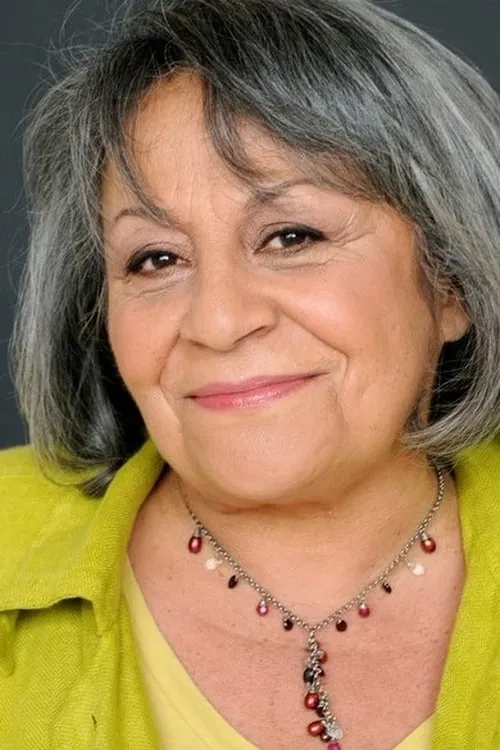 Dolores DeLuce interpretando a Breadstore Clerk