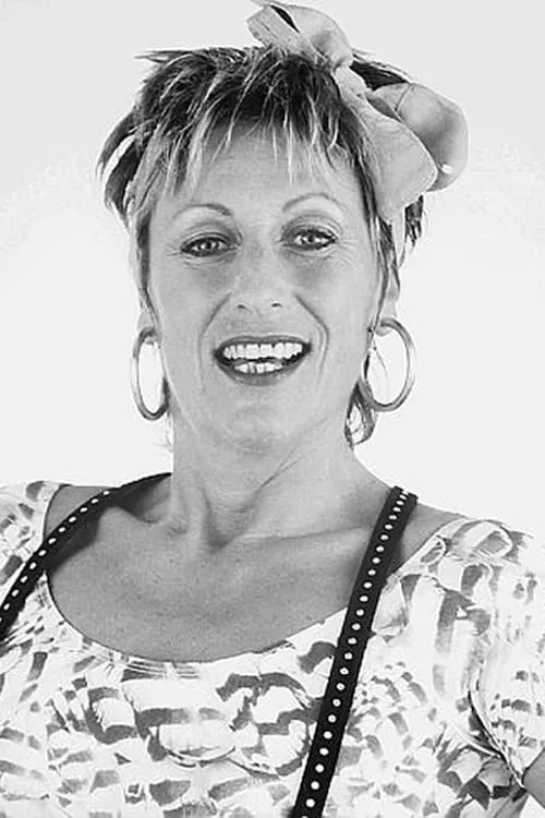 Dominique de Lacoste interpretando a Madame Petypon