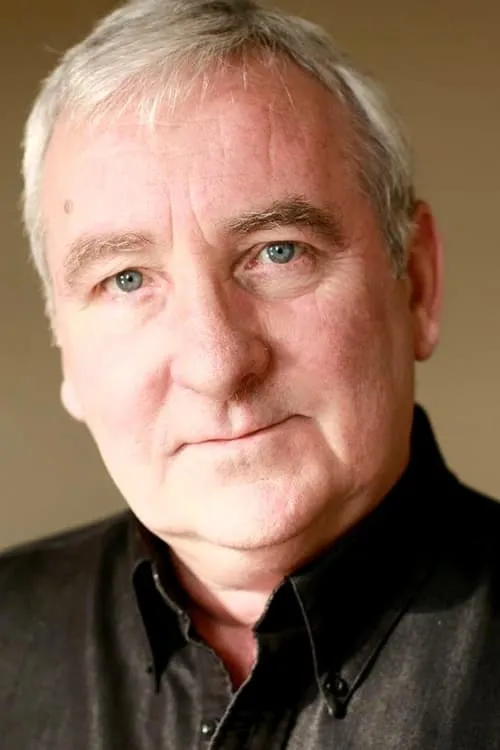 Donagh Deeney interpretando a Uncle Peadar