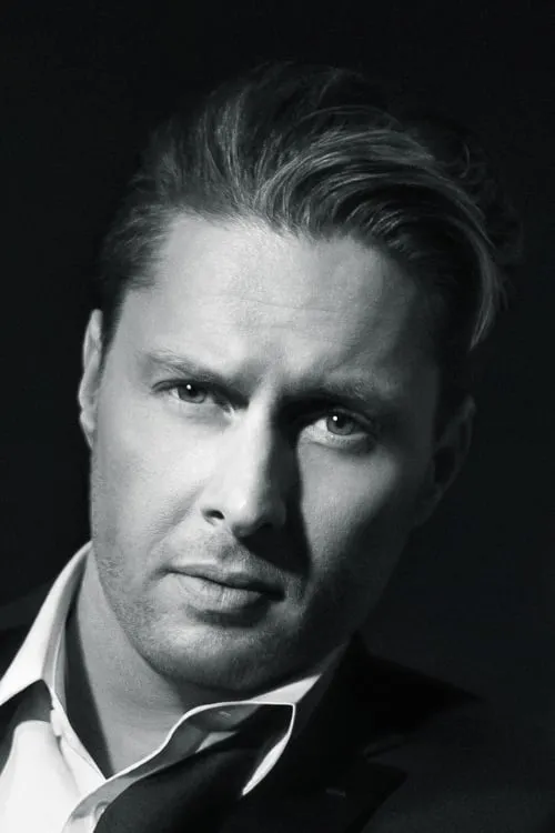 Will Jennings ha trabajado con Donavon Warren en 1 ocasiones