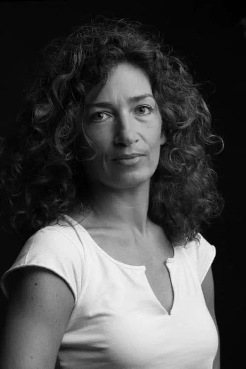 Dorothée Leveau interpretando a