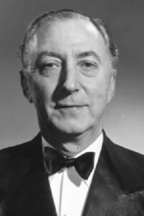 Joan Clarkson ha trabajado con Douglas Byng en 1 ocasiones