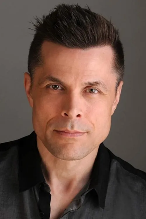 Douglas Kidd interpretando a Lawyer