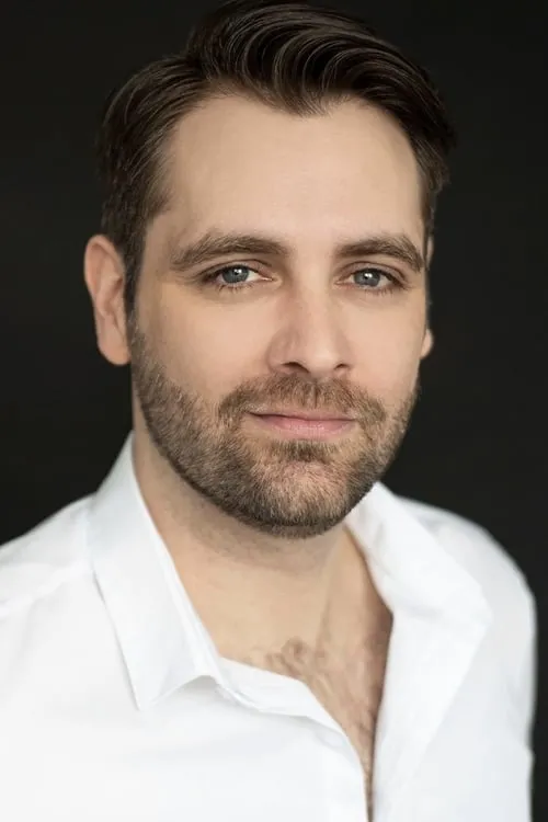 Adam Daniel Mezei ha trabajado con Douglas Walker en 1 ocasiones