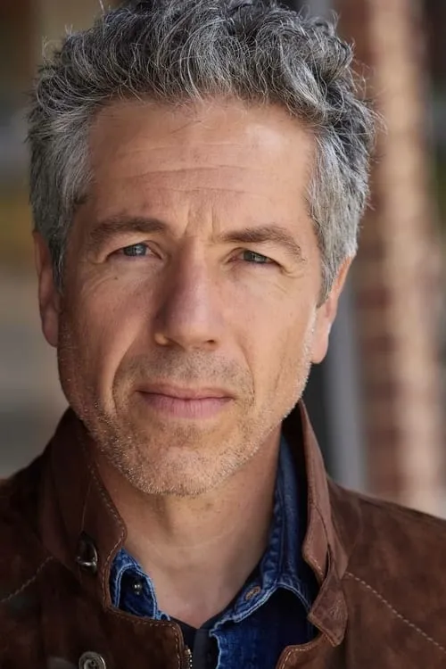 Douglas Weston interpretando a Dr. Davis