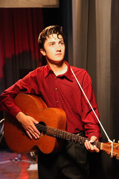 Drake Milligan — personaje: Elvis Presley