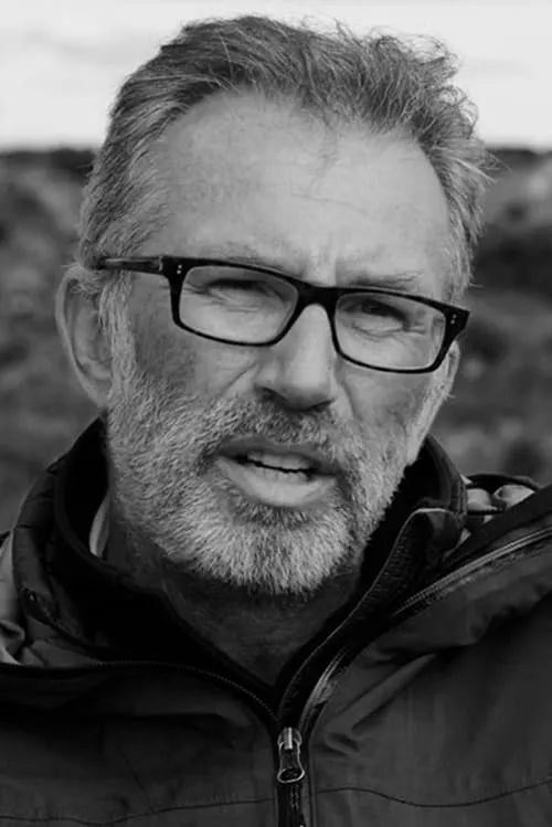 Duncan Muggoch interpretando a Self