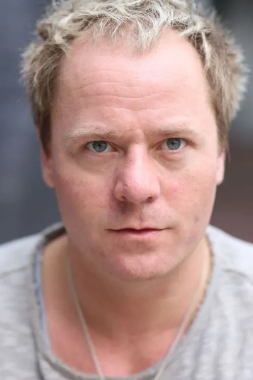 Dustin Semmelrogge interpretando a Funkmaat Tillkowski