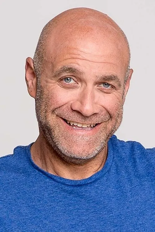 Dvir Benedek interpretando a Eli Zeira