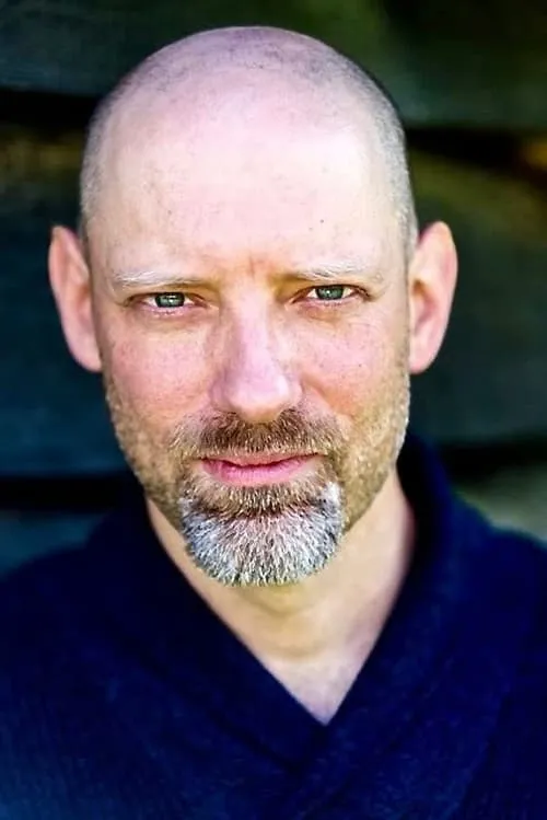 Dylan Chalfy en su biografía y filmografía