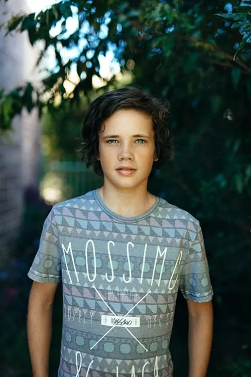 Dylan Fortunaso interpretando a Jack Bradford