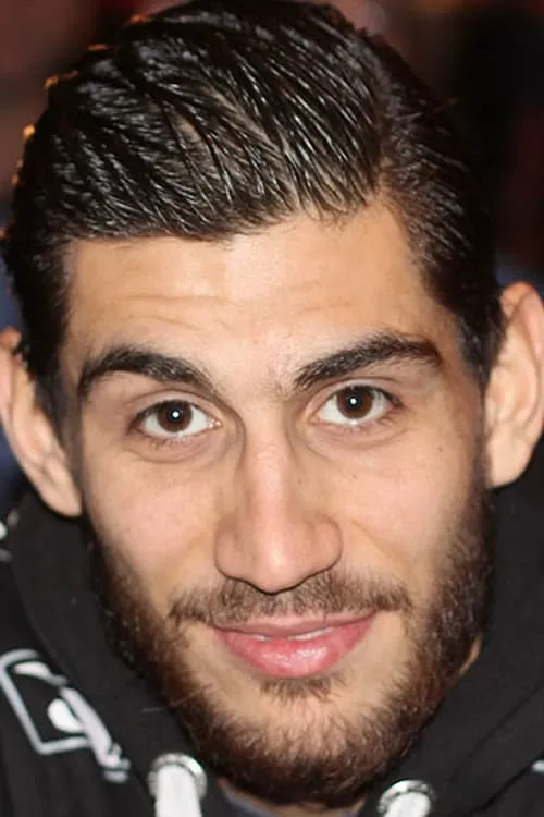 Tyrone Spong ha trabajado con Dylan Salvador en 1 ocasiones