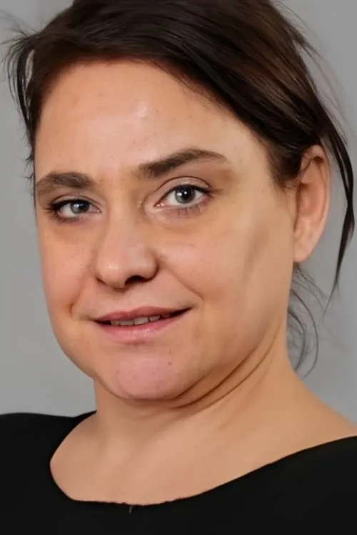 Esra Ergün ha trabajado con Ece Baykal en 1 ocasiones