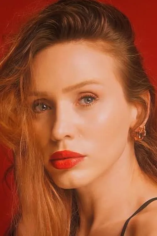 Bihter Delüv ha trabajado con Ece Kazımoğlu en 1 ocasiones