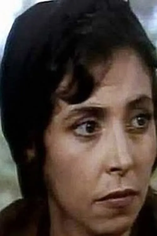 Edith Siqueira — personaje: Adele