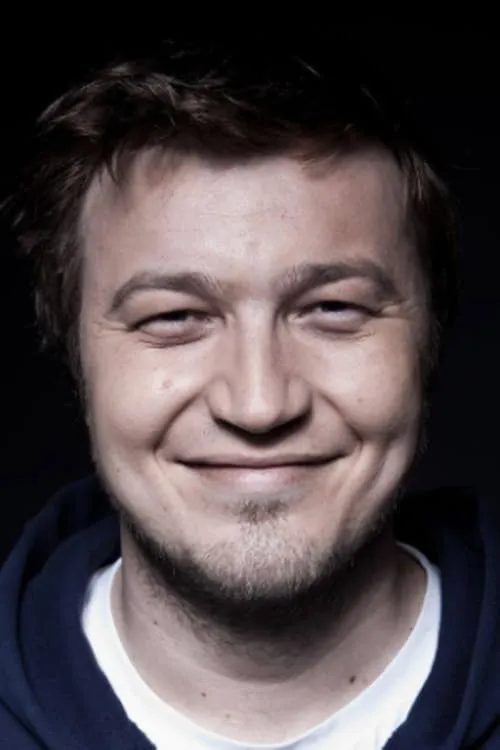 Edo Maajka interpretando a Himself