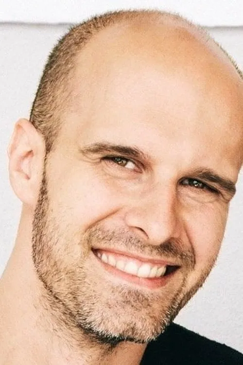 Edoardo Ponti interpretando a Ciro