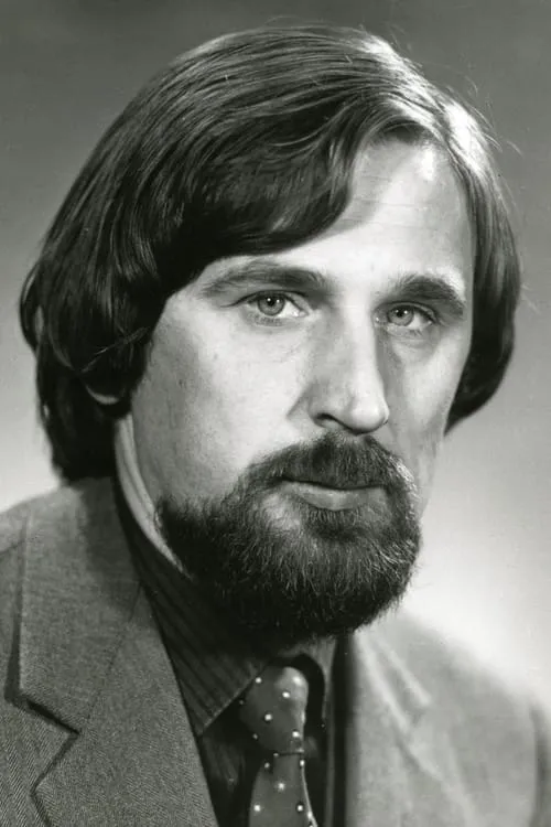 Edvard Oja interpretando a