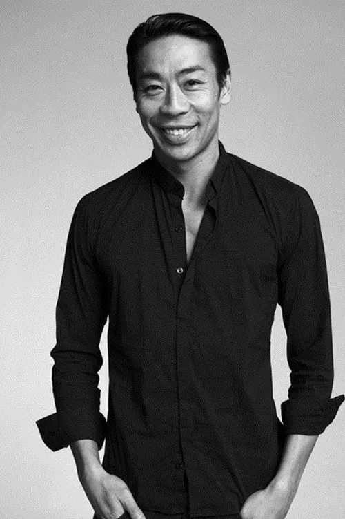 Edwaard Liang interpretando a Performer