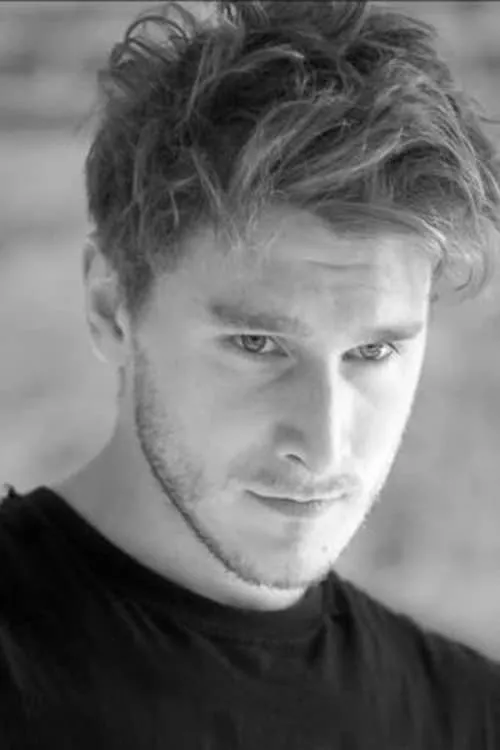 Harry Price ha trabajado con Edward Pearce en 2 ocasiones