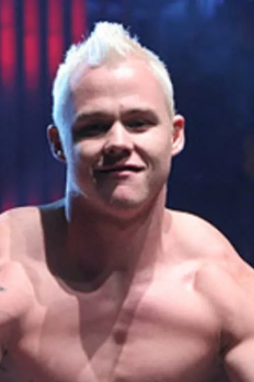 Dave Strasser ha trabajado con Edwin DeWees en 1 ocasiones