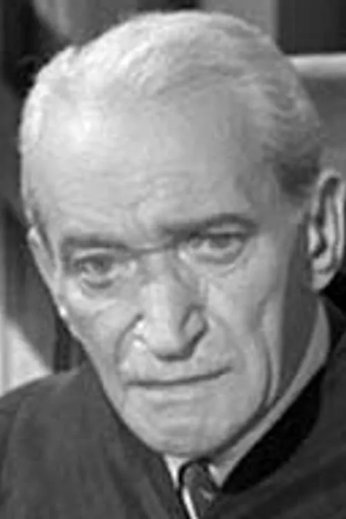 Edwin Jerome interpretando a The Baron