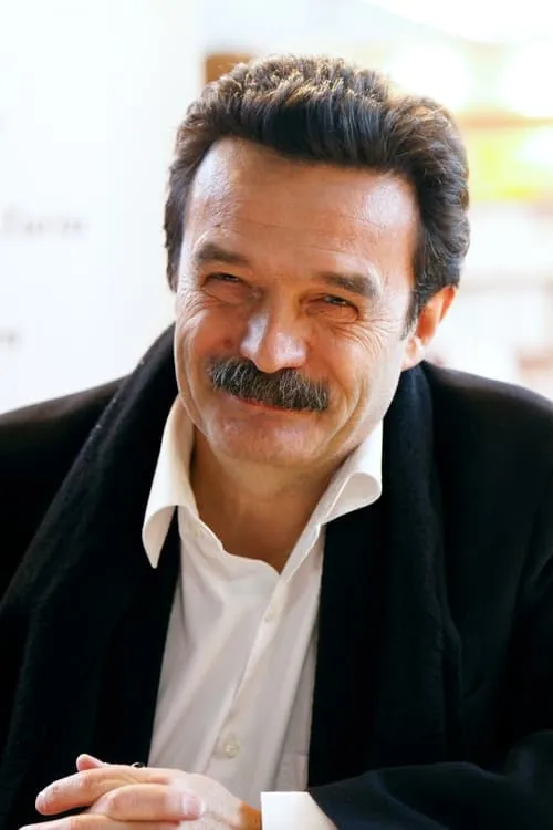 Philippe Val ha trabajado con Edwy Plenel en 1 ocasiones