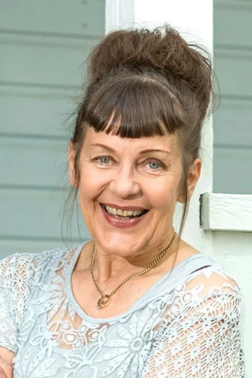 Eeva Eloranta interpretando a Saara