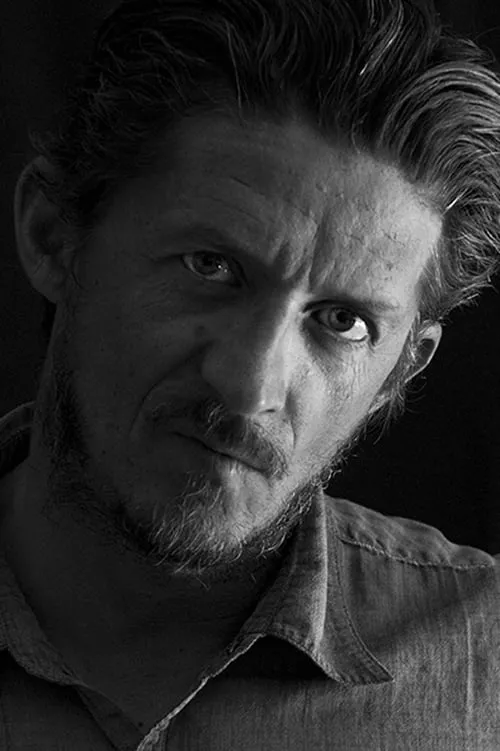 Efka Kvaraciejus interpretando a Alain