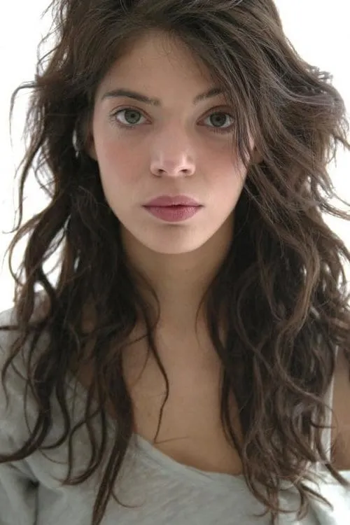 Eglantine Rembauville-Nicolle interpretando a Silvia