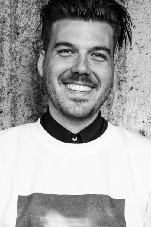 Miki Núñez ha trabajado con Einar Stefánsson en 1 ocasiones