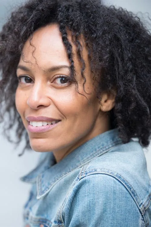 Kristina Loggia ha trabajado con Eisa Davis en 1 ocasiones