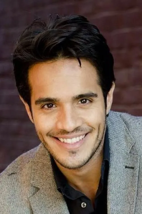 Ektor Rivera interpretando a Mateo Torres