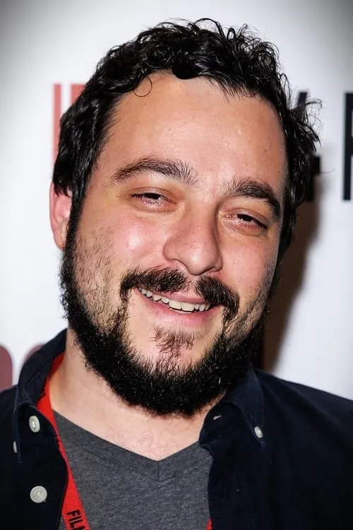 E.L. Katz interpretando a Cashier